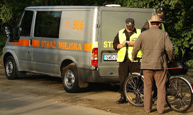 Skrzyszów: nietrzeźwy rowerzysta prawie wpadł pod koła radiowozu