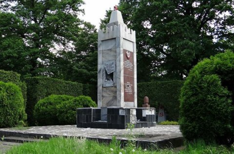 Racibórz: Symbole sowieckie znikną, cmentarz pozostanie