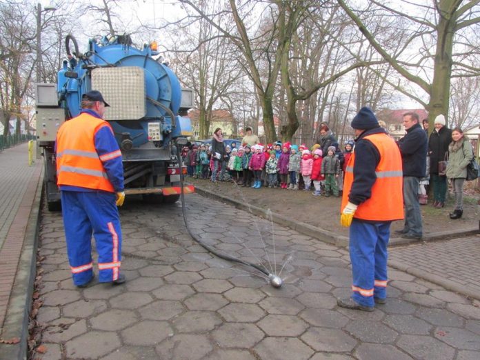 Przedszkolaki odwiedziły oczyszczalnię