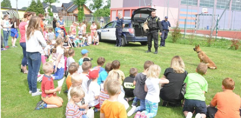 Gościęcin: policjanci propagują modę na życie bez uzależnień