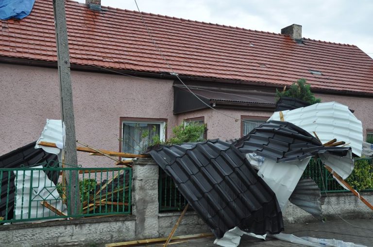 Kędzierzyn-Koźle: żywioł uderzył w Koźle Rogi, pozrywało dachy z domów